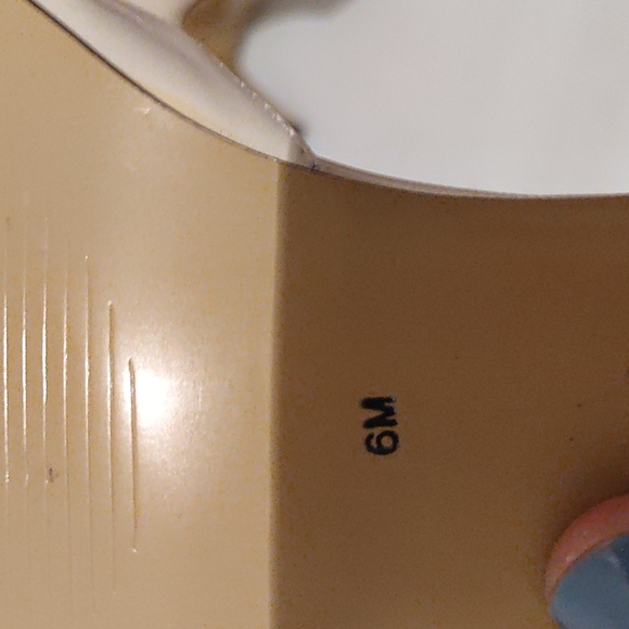 EUC Vintage Women's soft petal ivory leather heels Vintage - Picture 7 of 11